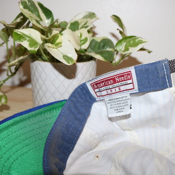 LA hat - Picture 2 of 3